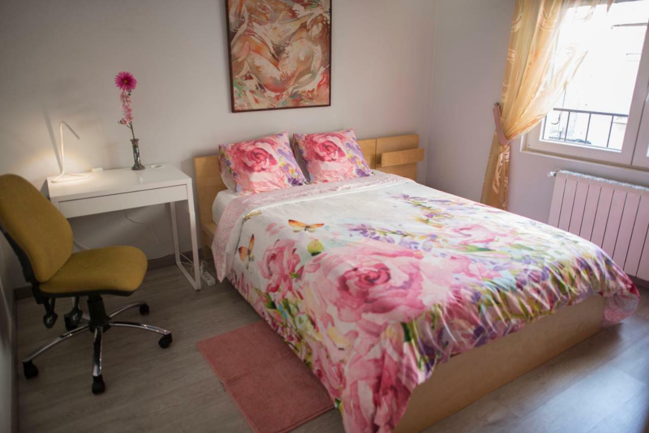 Appartement Camp Nou, Europa Fira - Modern Two-bedroom With Heating