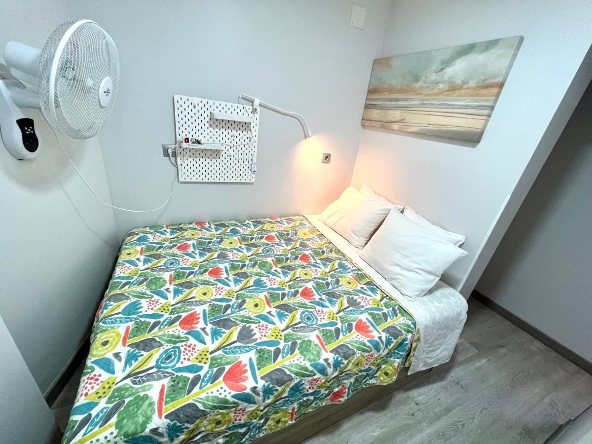 Camp Nou, Europa Fira - Modern Two-bedroom With Heating Apartament