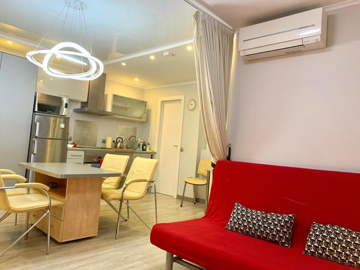 Apartament Camp Nou, Europa Fira - Modern Two-bedroom With Heating
