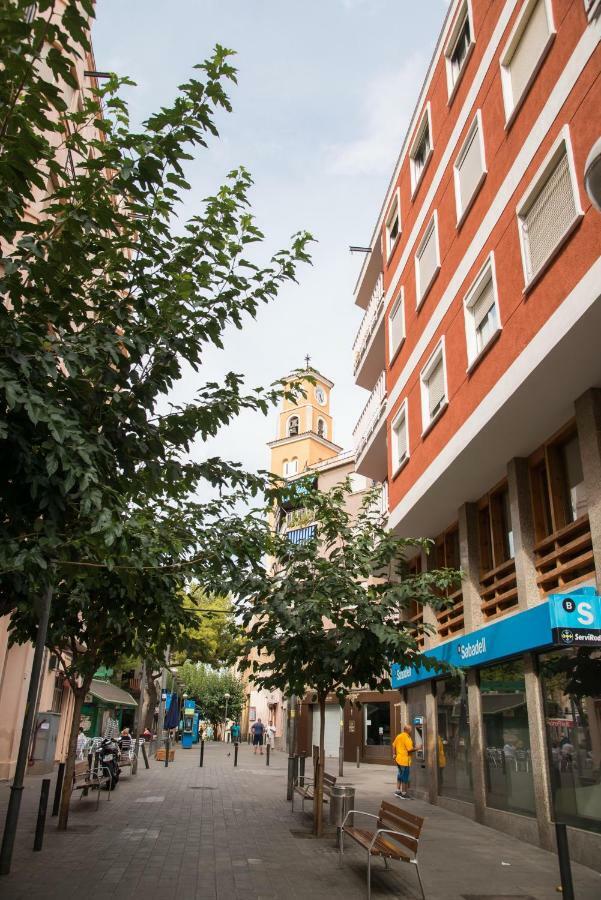 Apartament Camp Nou, Europa Fira - Modern Two-bedroom With Heating *