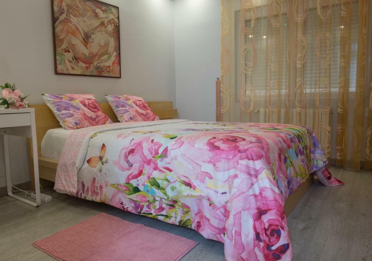 Apartament Camp Nou, Europa Fira - Modern Two-bedroom With Heating L’Hospitalet de Llobregat